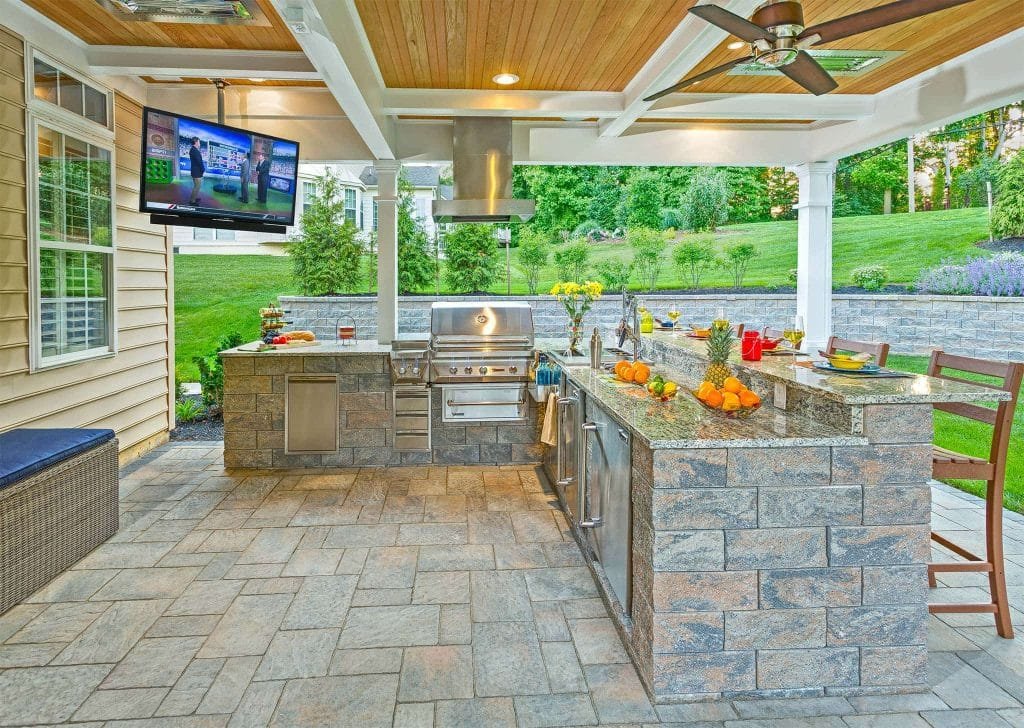 creative outdoor kitchen