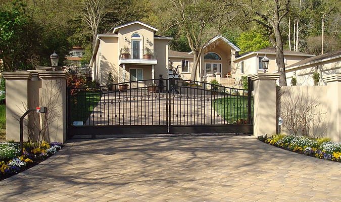 Expert Paver Driveway Installation